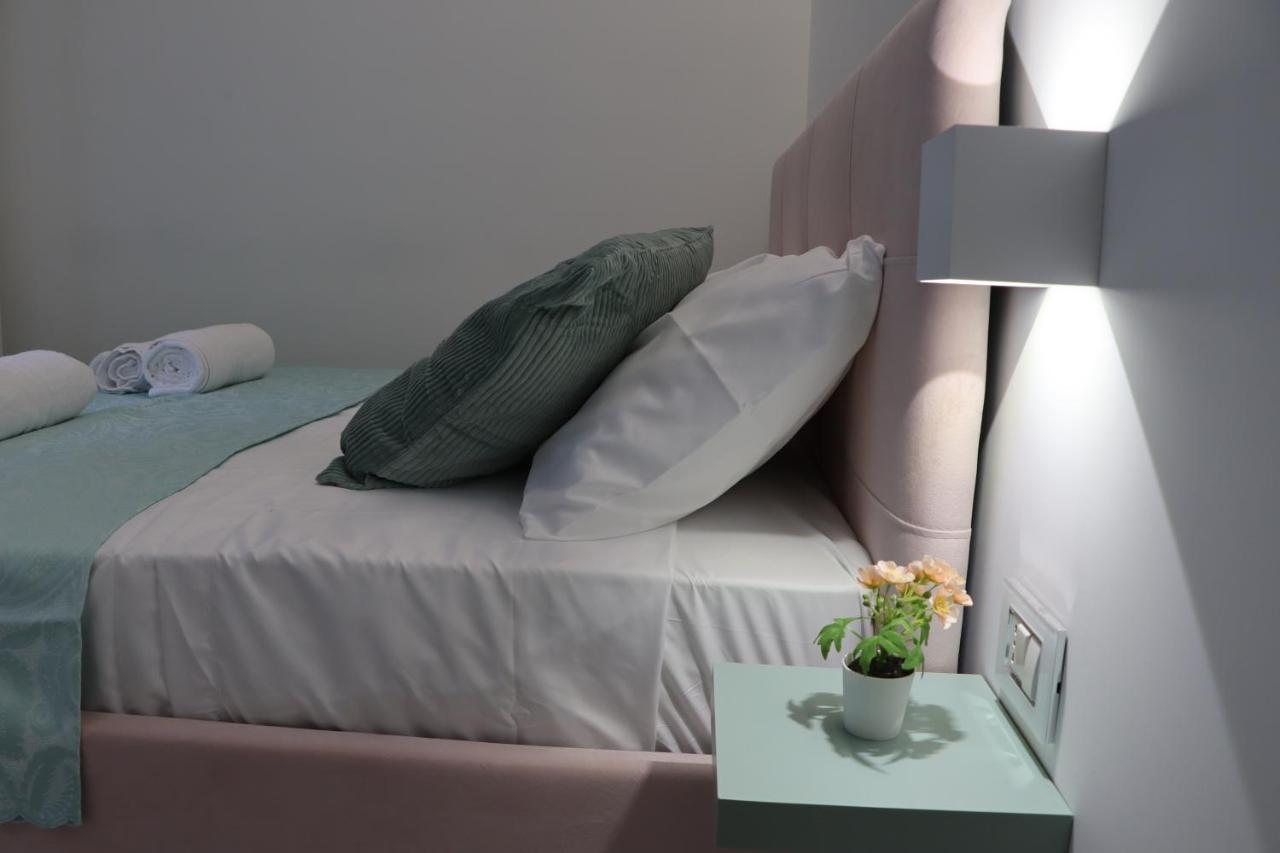 Barbaro Suite & Apartment Наполи Екстериор снимка