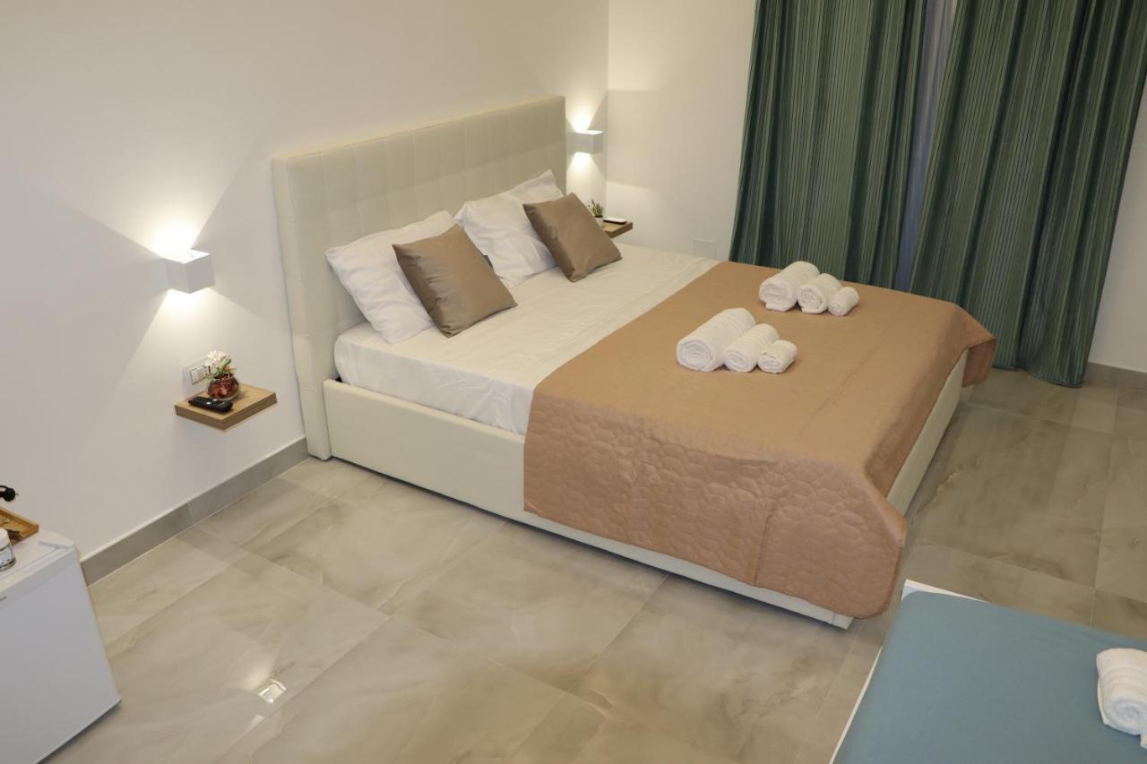 Barbaro Suite & Apartment Наполи Екстериор снимка
