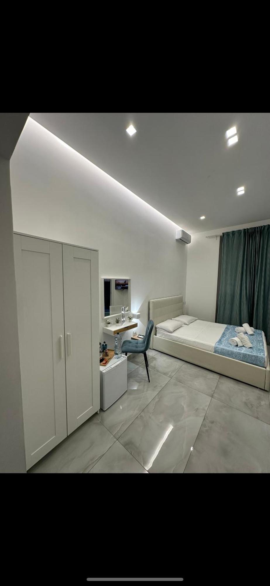 Barbaro Suite & Apartment Наполи Екстериор снимка
